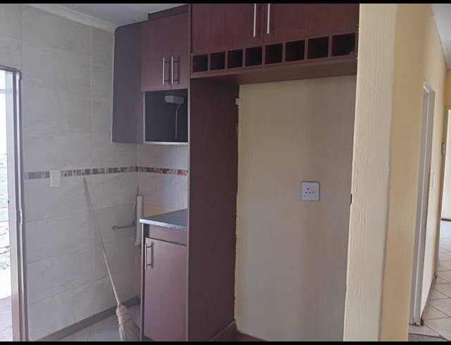 3 BEDROOM HOUSE FOR SALE IN BIRCH ACRES